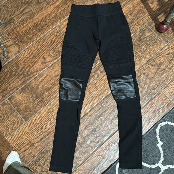 ABOUND Black Moto Leggings with Faux Leather Accents - Picture 3 of 13